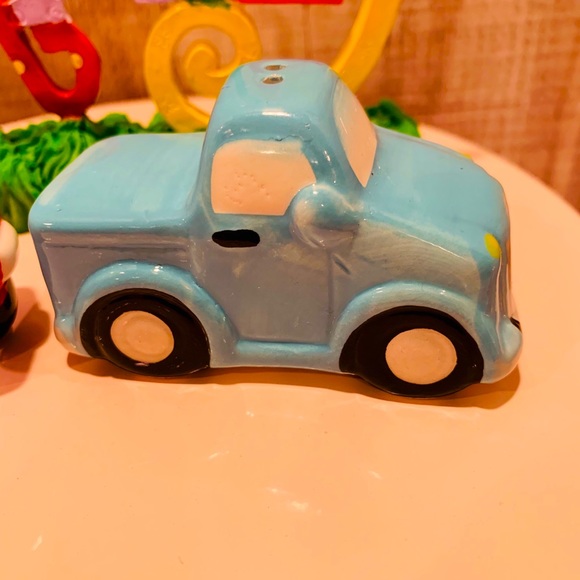 Family Sign & Blue Truck & RV Salt & Pepper Set - Picture 3 of 16